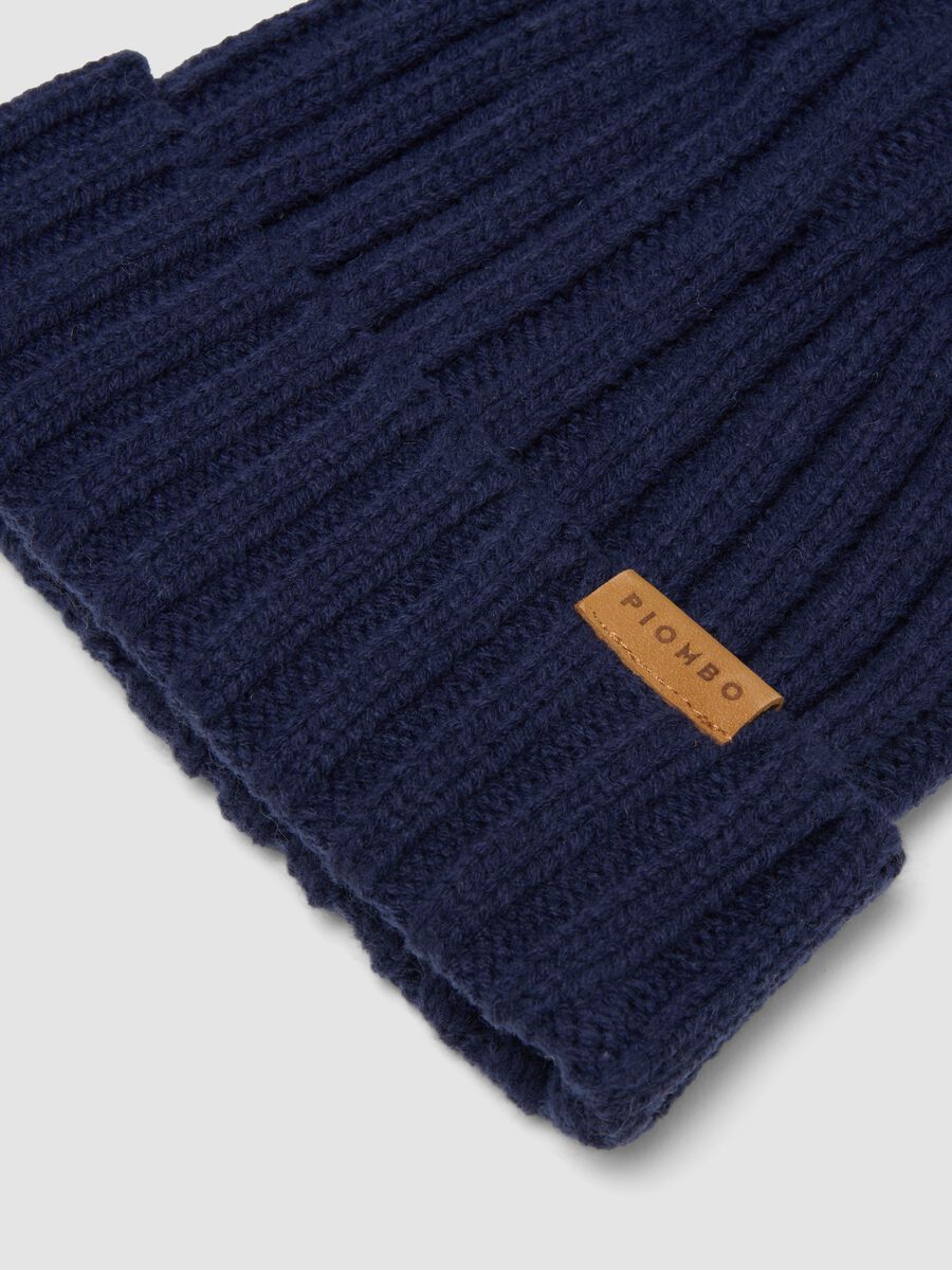 Cappello blu in misto lana a coste_1