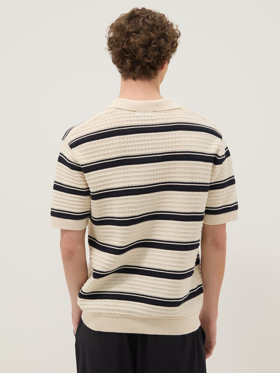Polo beige a righe in puro cotone con colletto classico oversize fit_3