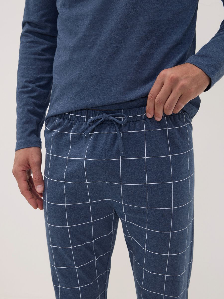 Pigiama blu in puro cotone organico con scollo a V_2