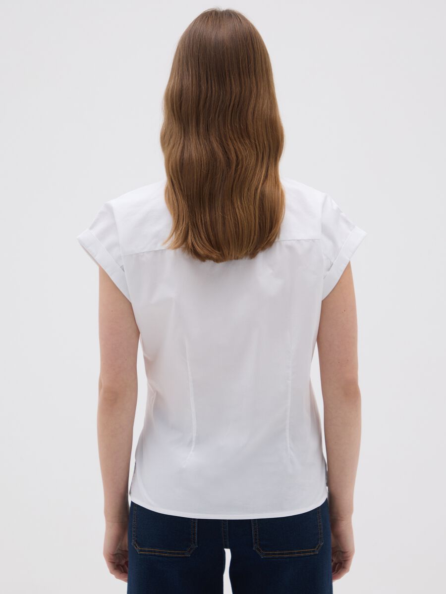 Camicia in puro cotone bianca regular fit con nodo_2