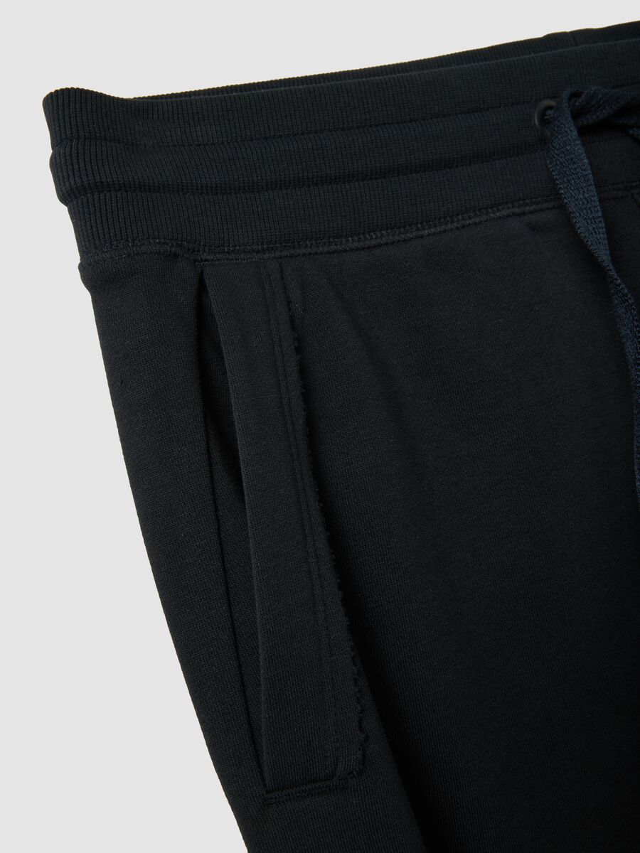 Pantaloni corti neri in misto cotone relaxed fit_5