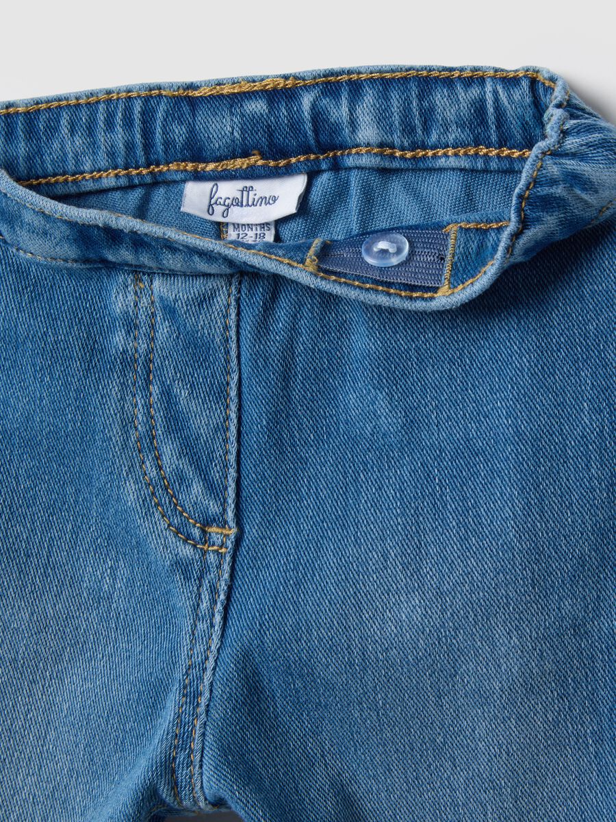 Blue denim jeggings in cotton blend flare fit for girls_2