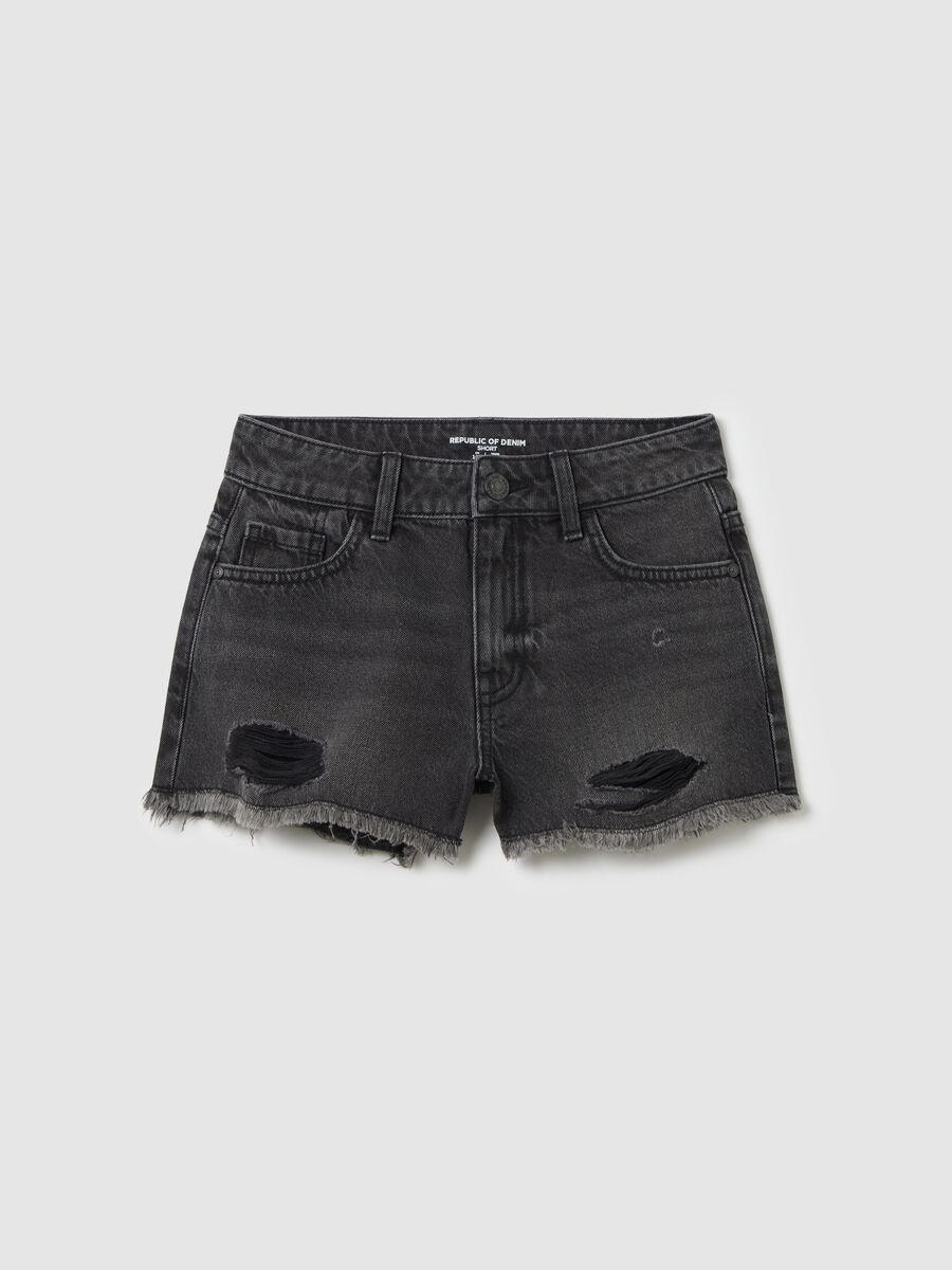 Black denim shorts with a ripped effect_0