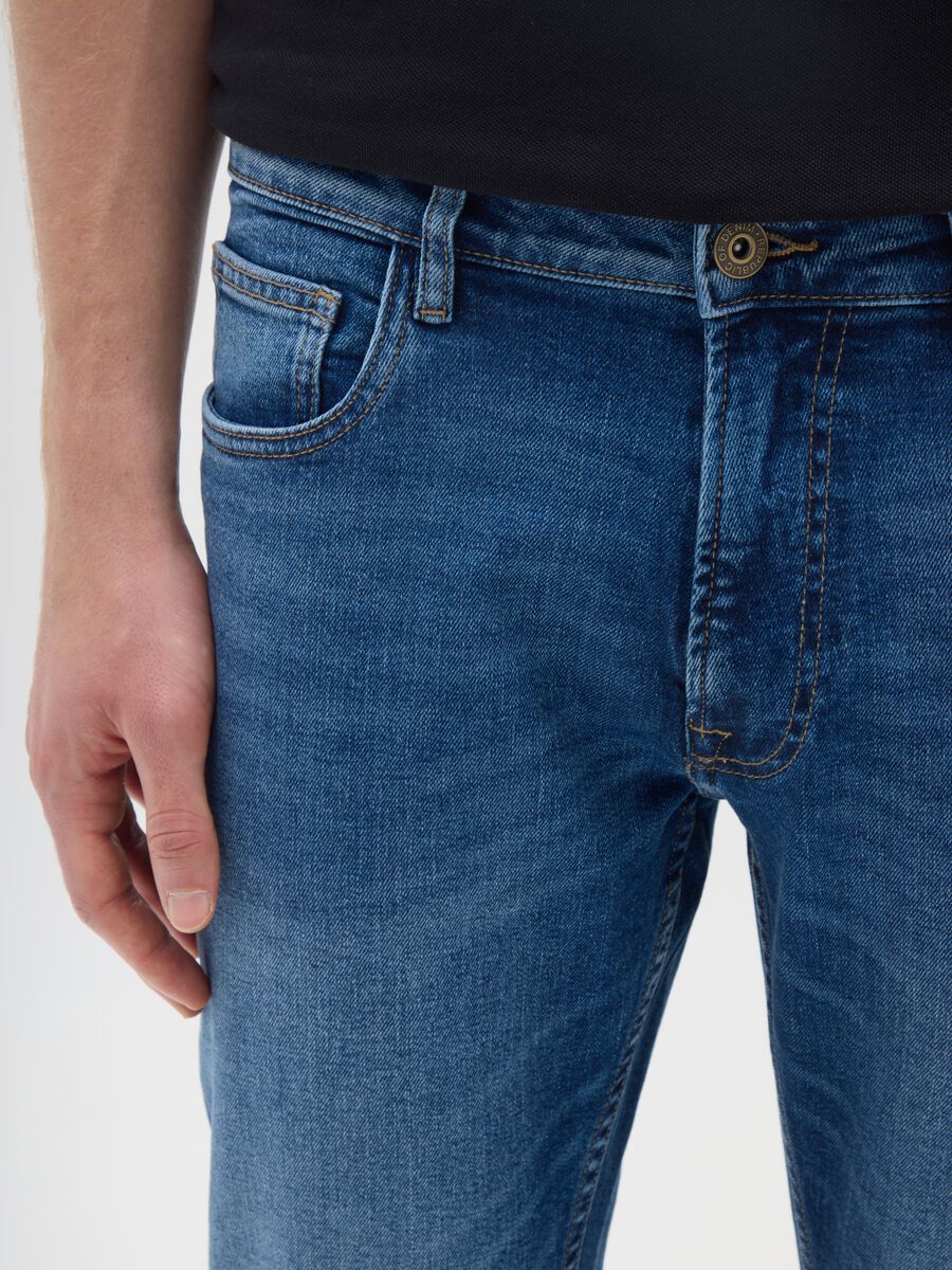 Jeans blu in denim elasticizzato_3