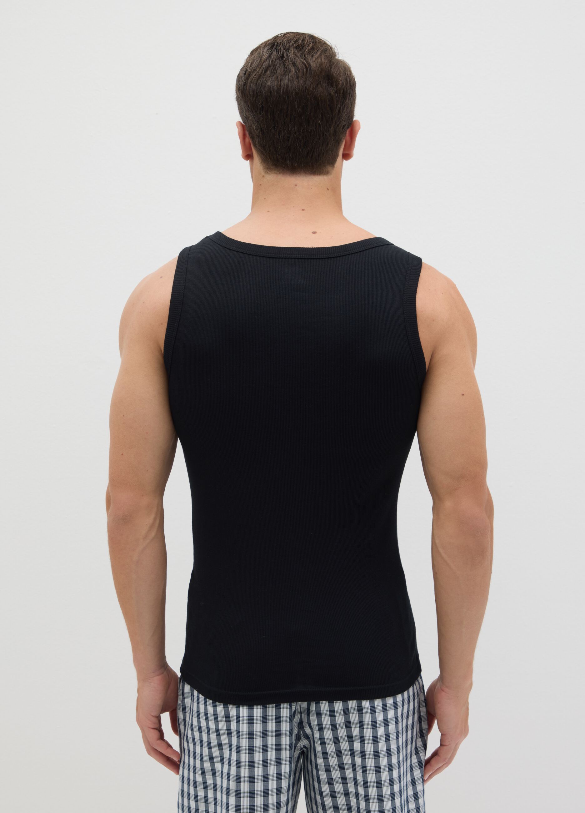 Black vest with round ribbed neck