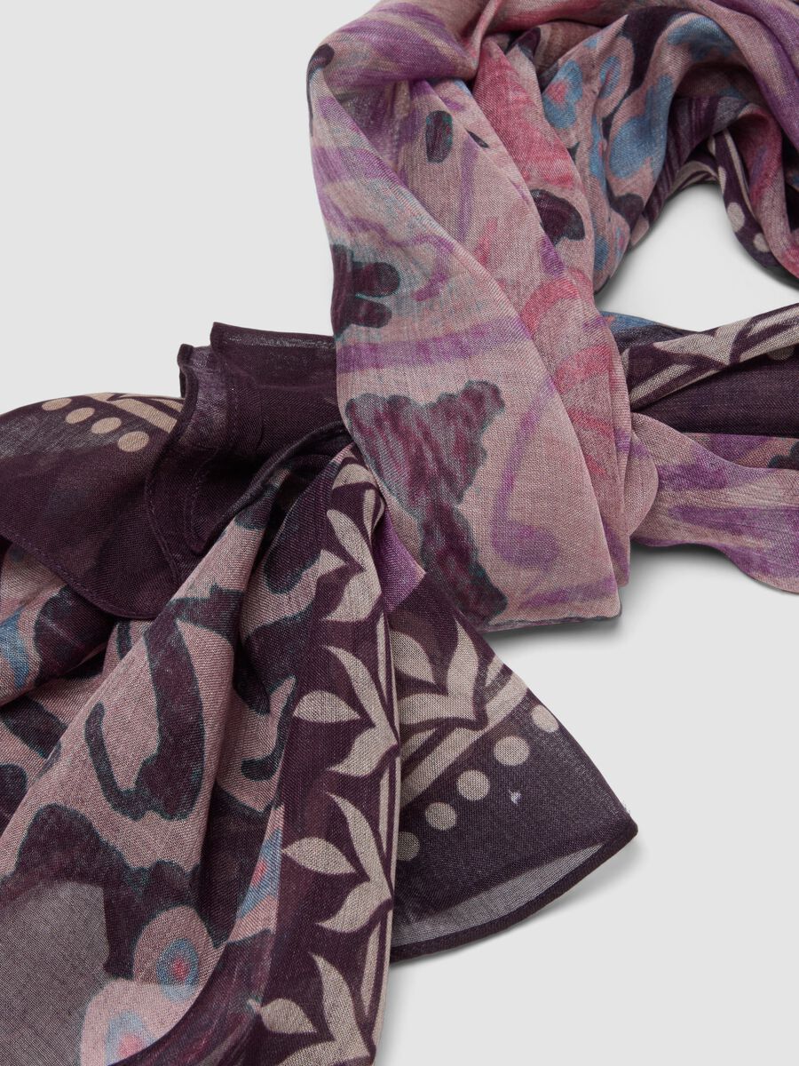 Sciarpa viola in puro modal con stampa floreale_1
