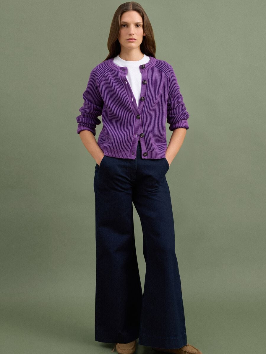 Cardigan viola in puro cotone a coste con girocollo_1