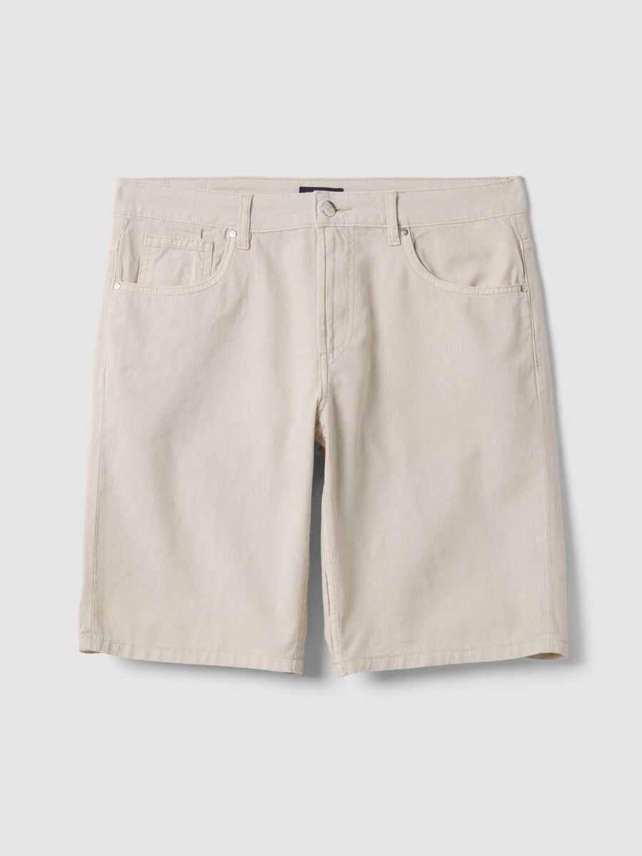Beige linen-cotton blend five-pocket Bermuda shorts_4