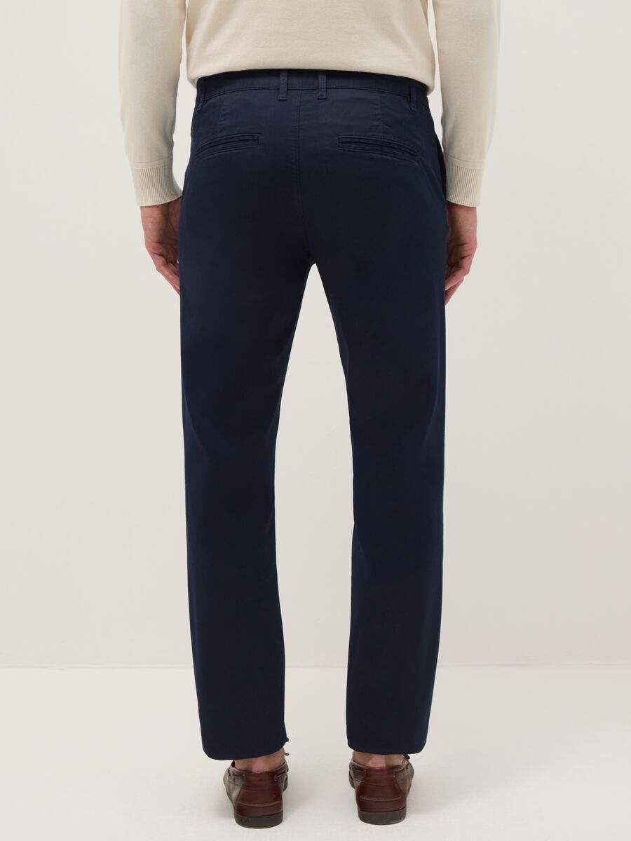 Blue stretchy cotton slim fit chino trousers_2