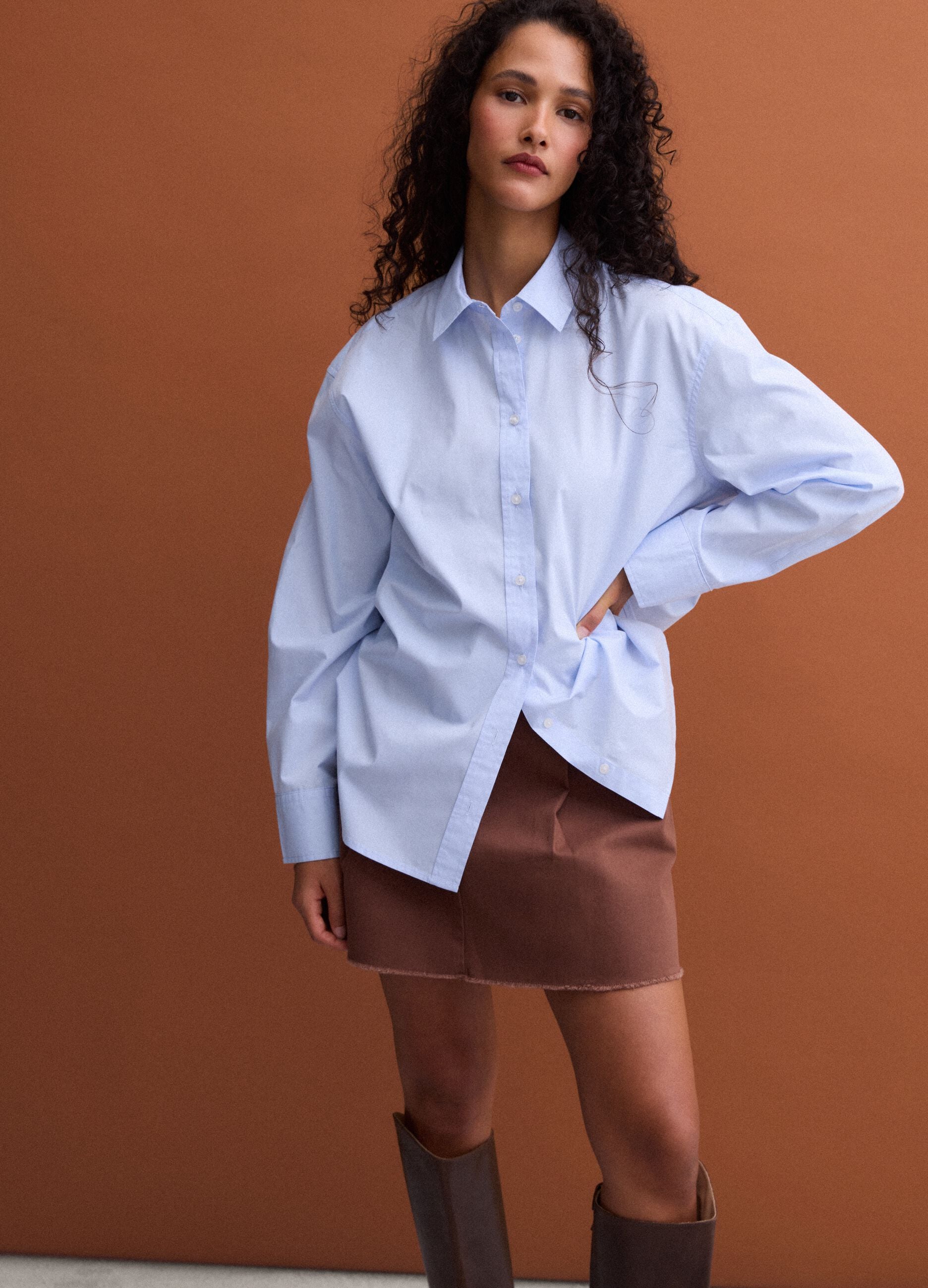 Camicia azzurra in popeline di puro cotone con colletto classico regular fit