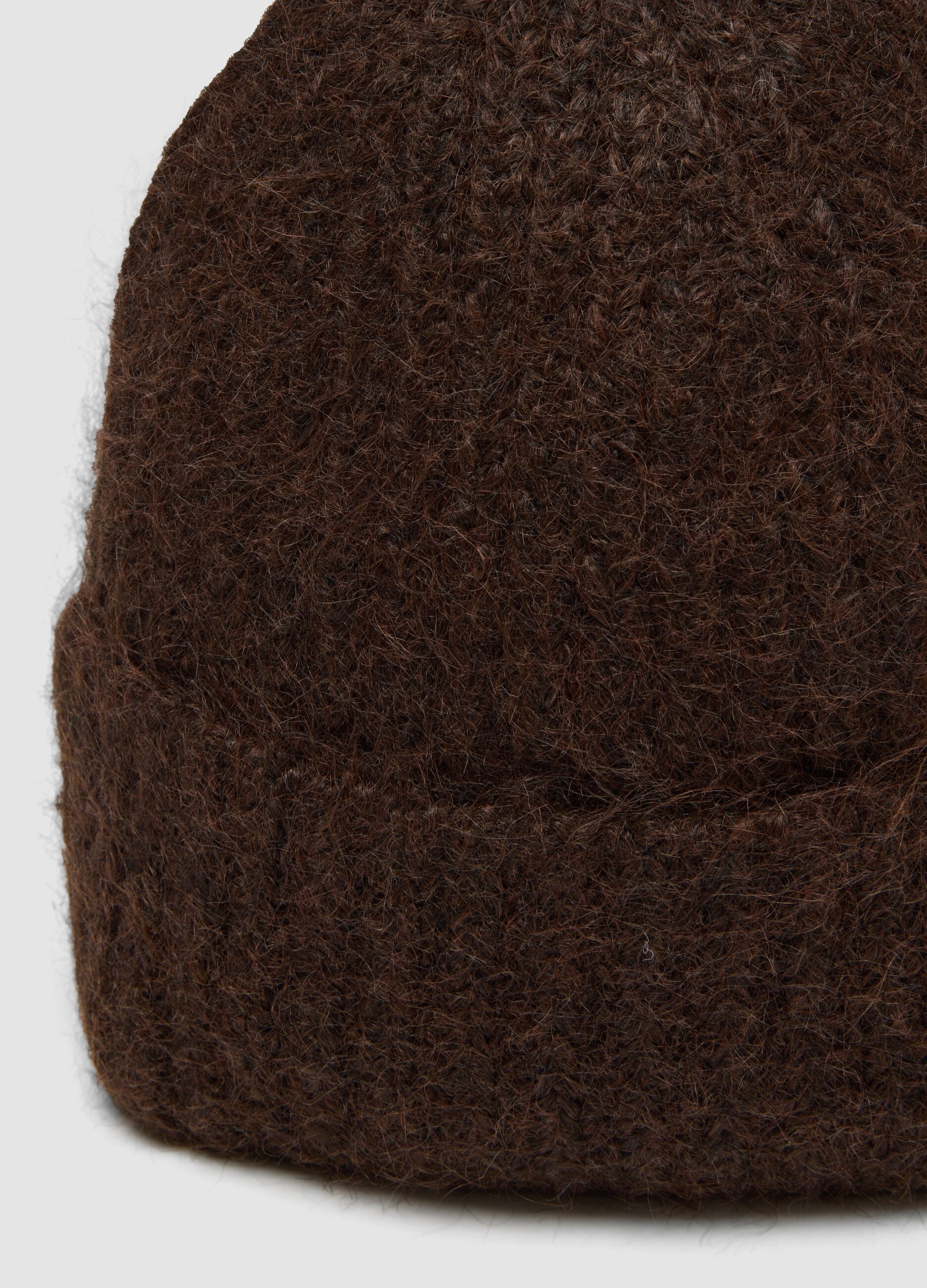 Cappello marrone in lana elasticizzata a coste