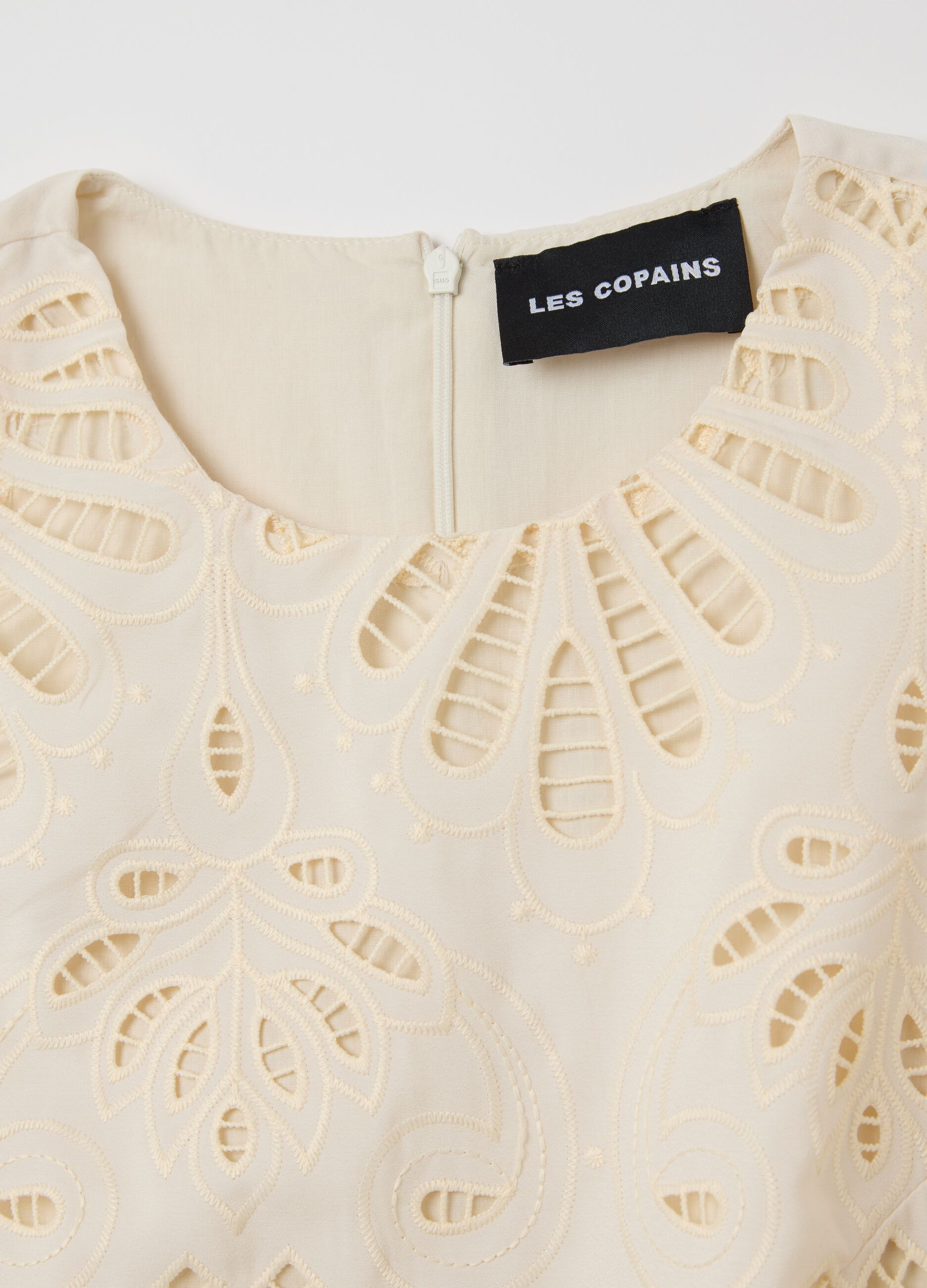 Vestito smanicato effetto pizzo beige