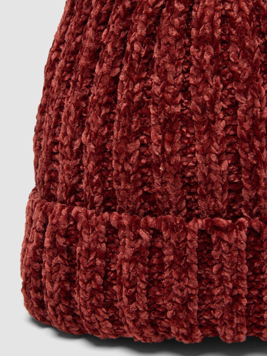 Berretto rosso in tessuto elasticizzato a coste_2