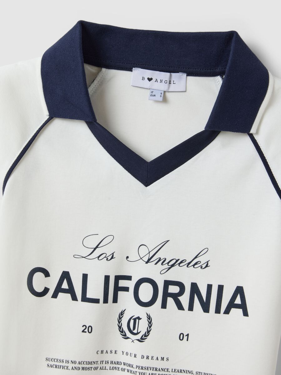 T-shirt in puro cotone bianca regular fit con collo polo e stampa_1