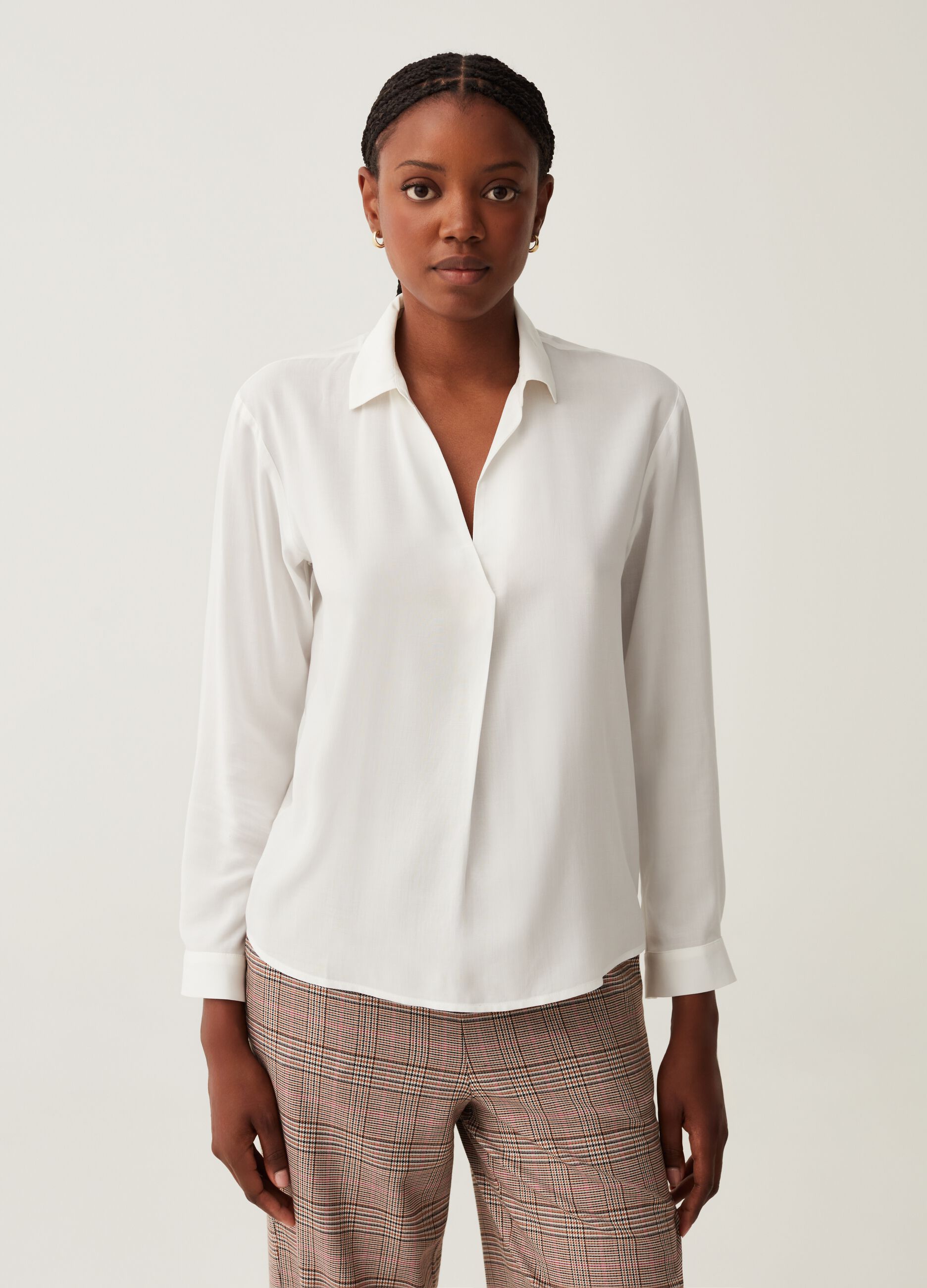 Blusa in viscosa con pince