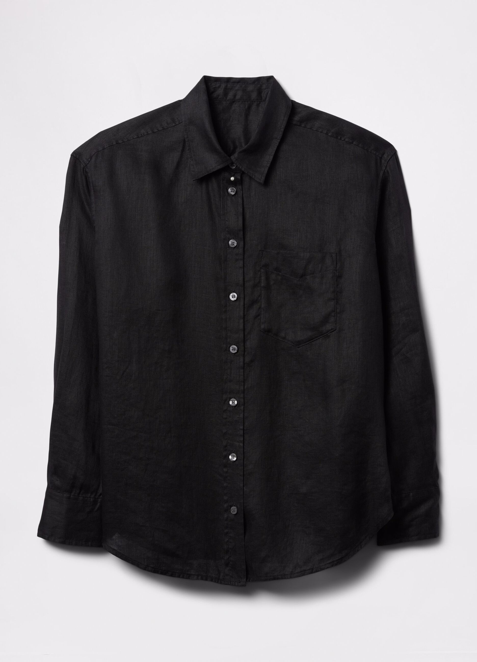 Wide black shirt in 100% linen