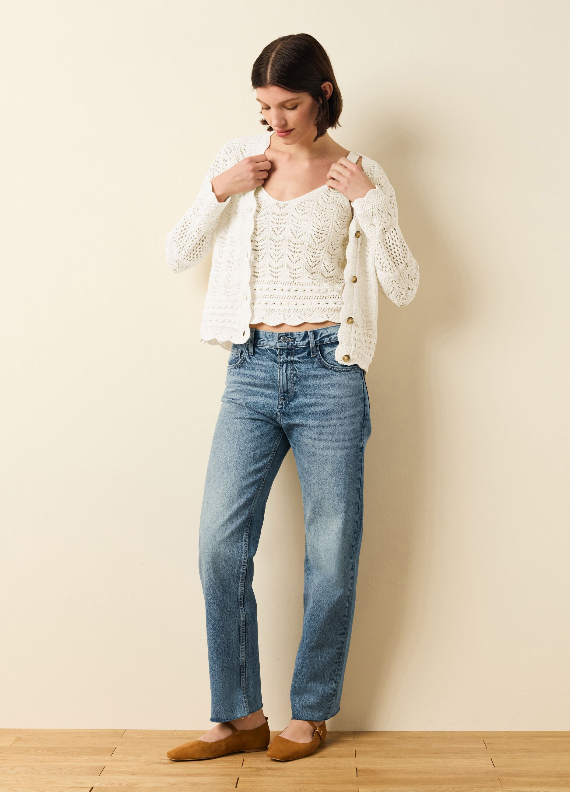 Cardigan crochet con scollo a V