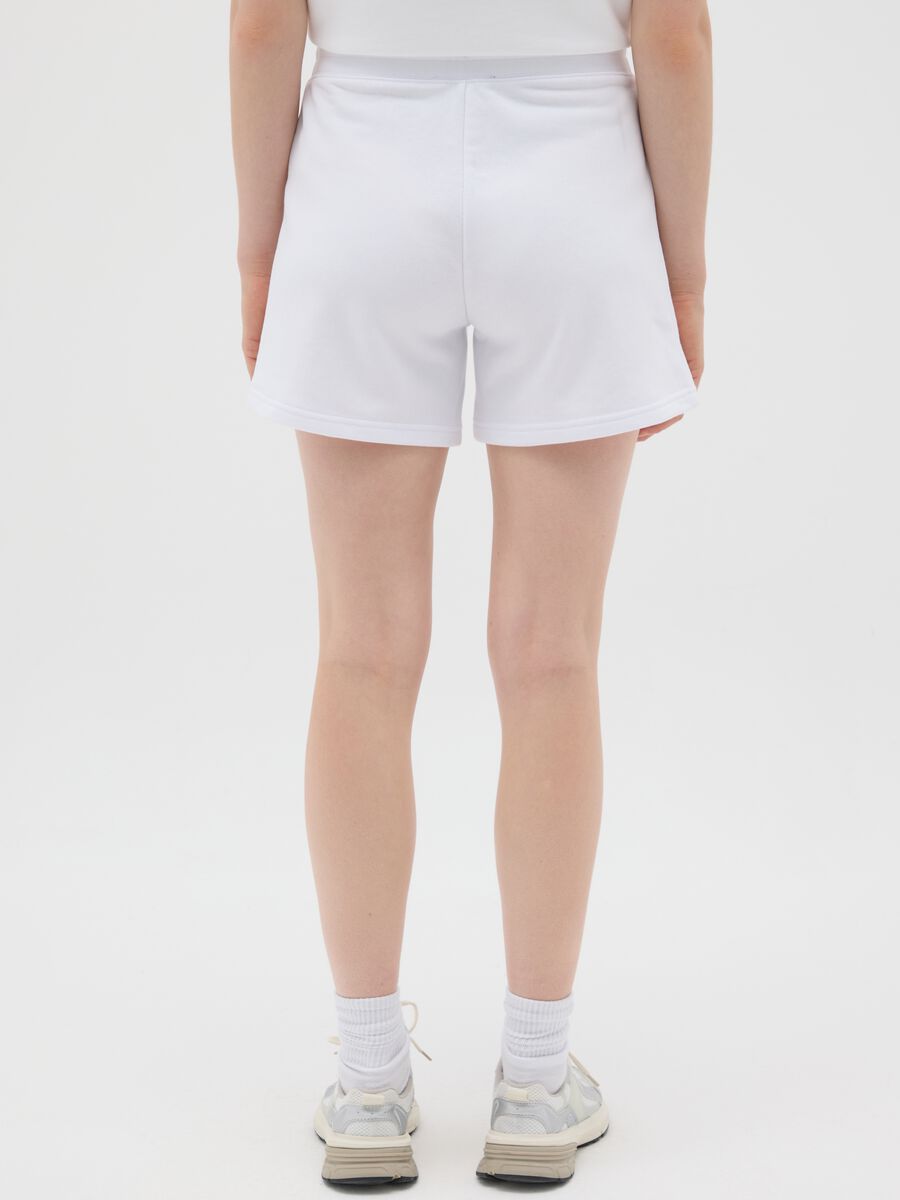 Women's white cotton blend shorts regular fit_2