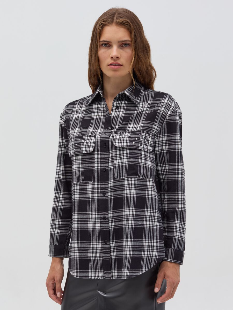 Check shirt with pockets and beads_0