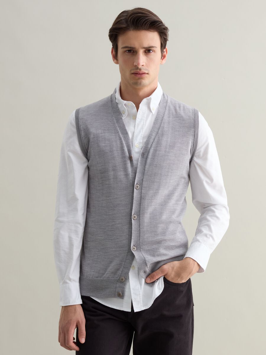Merino wool gilet with buttons_0