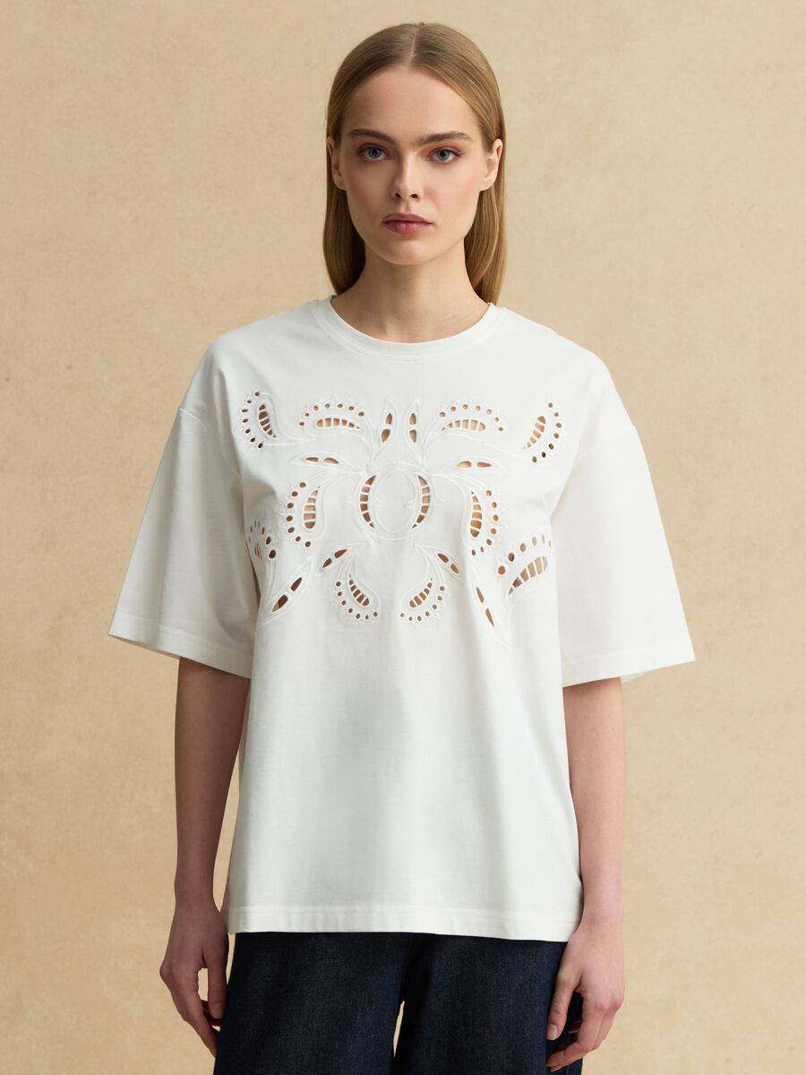 White pure cotton regular-fit T-shirt with broderie anglaise embroidery_1