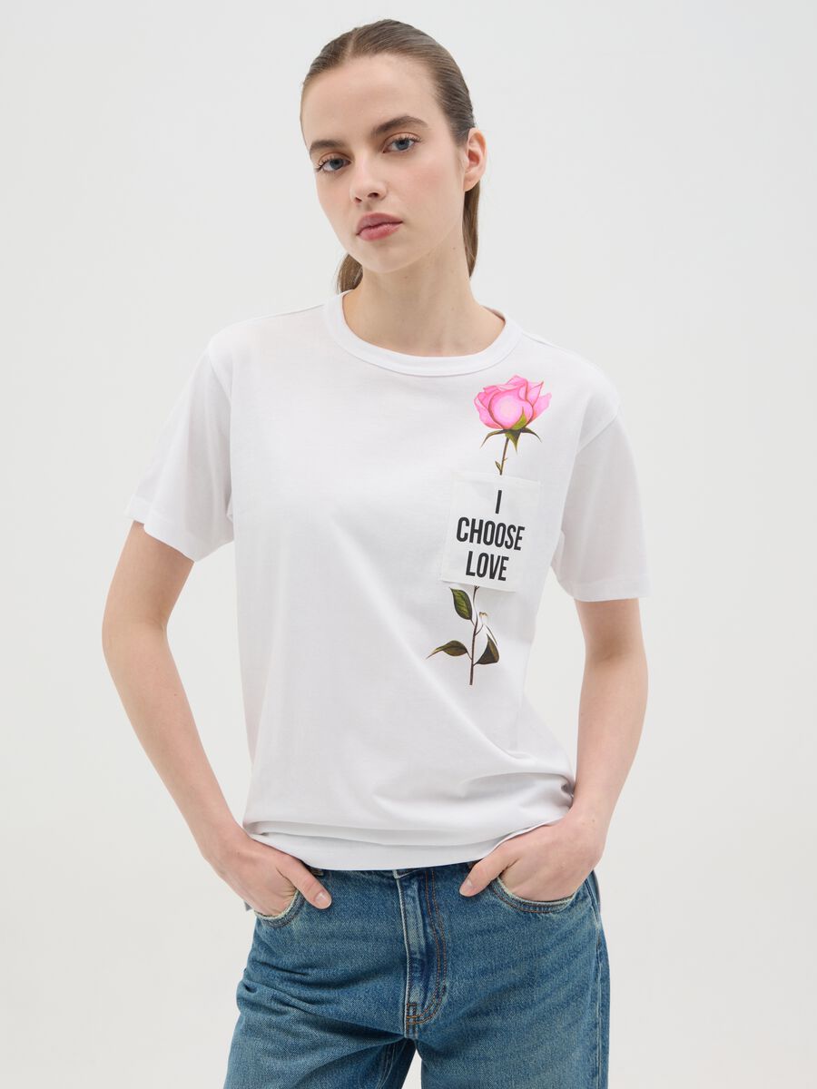 White T-shirt with "I Choose Love" print_0