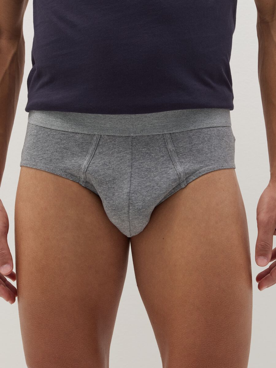 Three-pack briefs with contrasting details_1