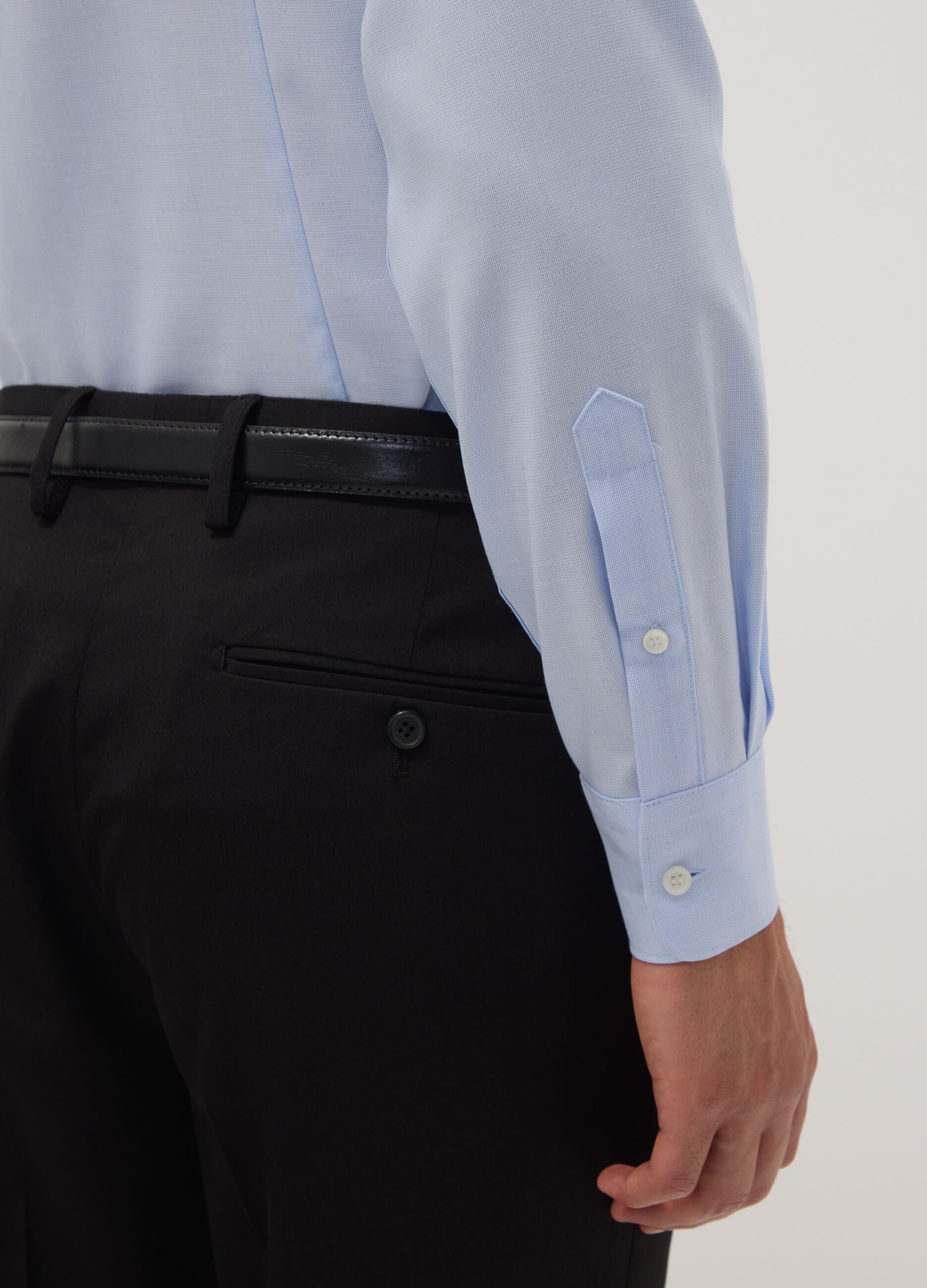 Camicia azzurra in puro cotone con colletto classico slim fit no iron