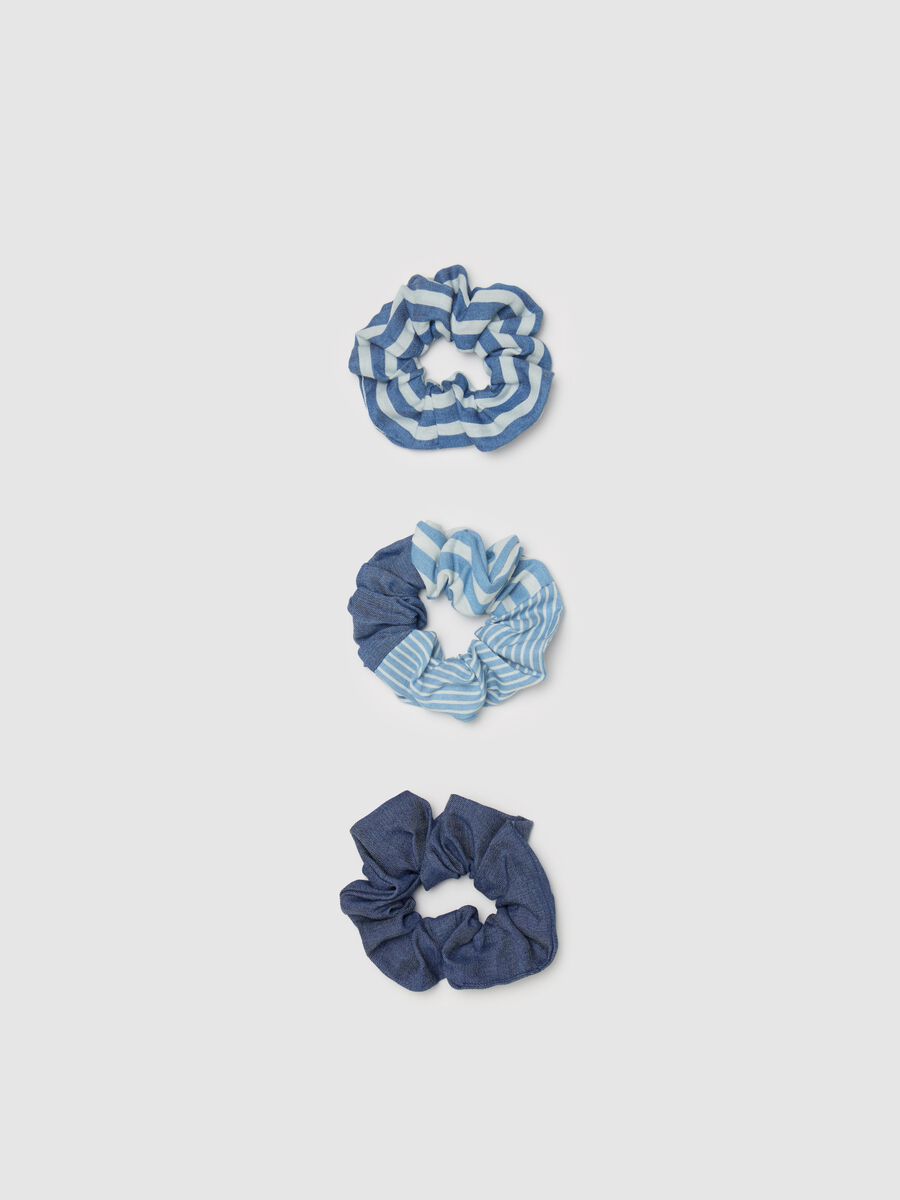 Three-pack hair elastics with white and blue stripes_0