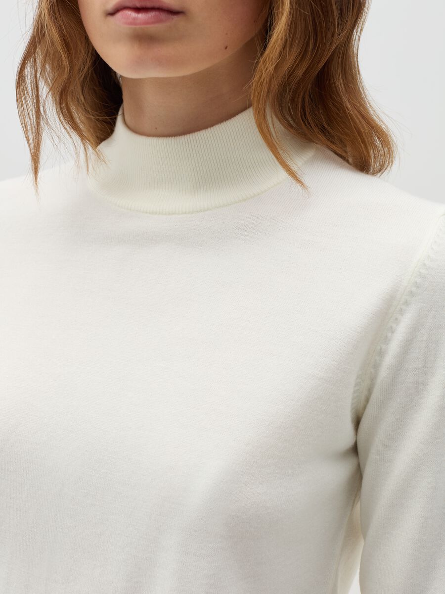 Pullover with mock neck_3