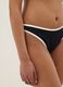 Slip da mare in tessuto elasticizzato nero con bordi bianchi_3