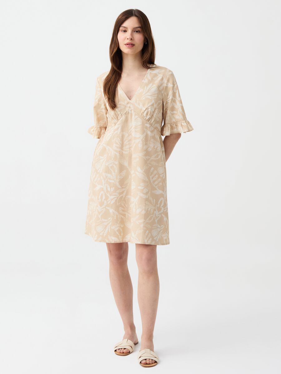 Short dress with flounced sleeves_0