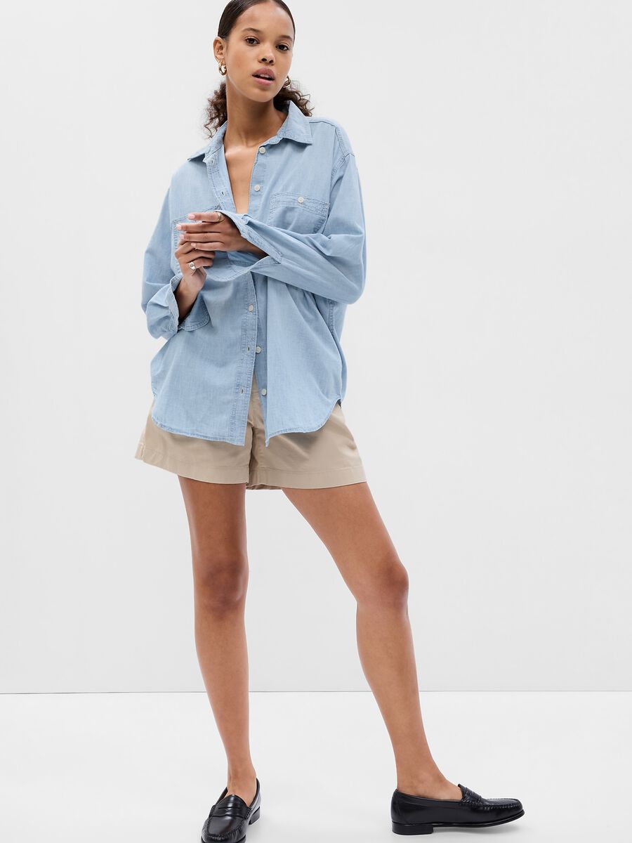 Oversized shirt in denim with pockets_1