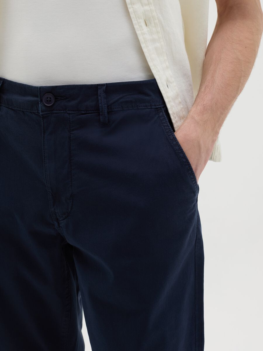 Chino trousers in poplin_2
