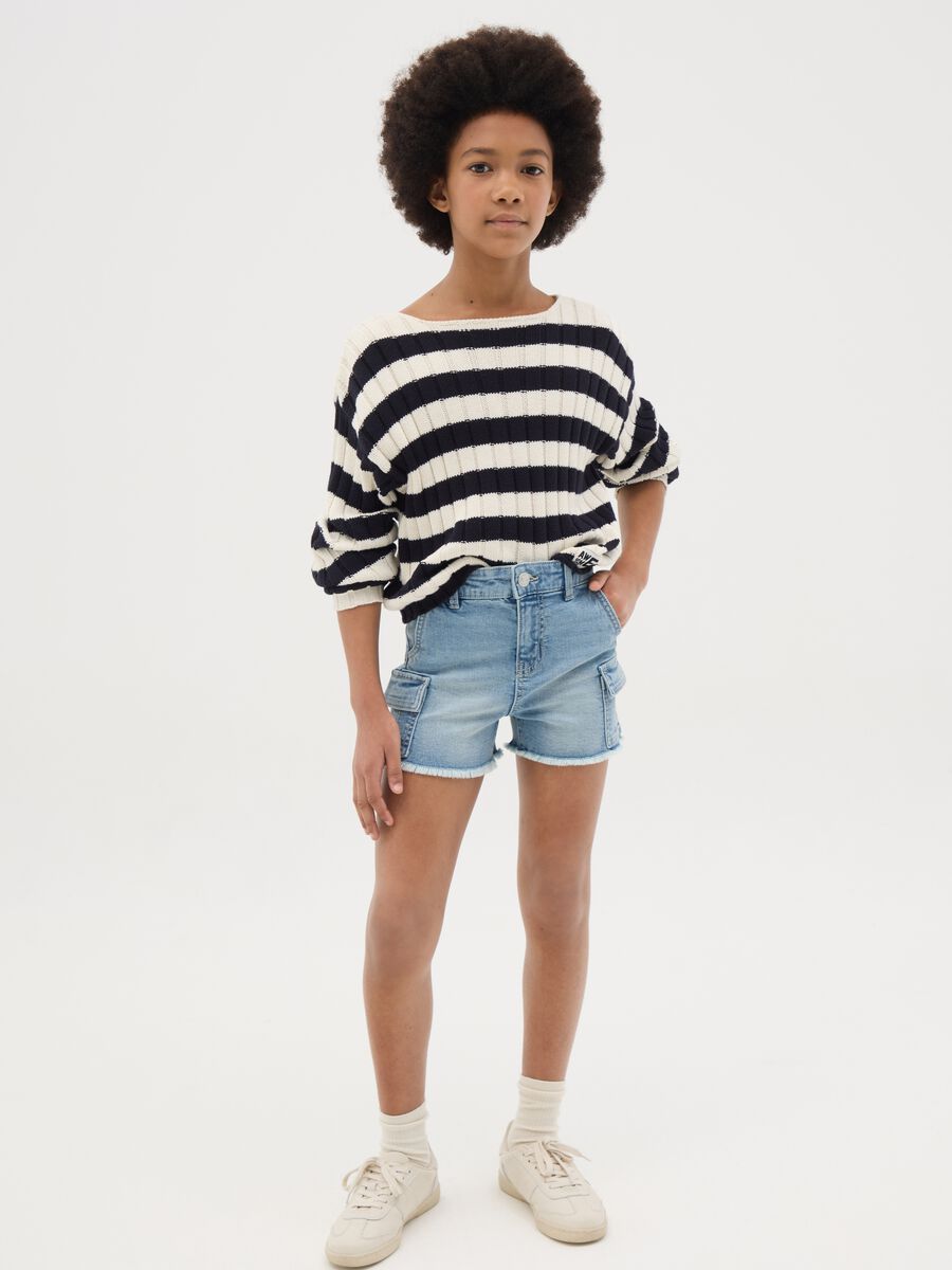 Denim cargo shorts with fringed hem_1
