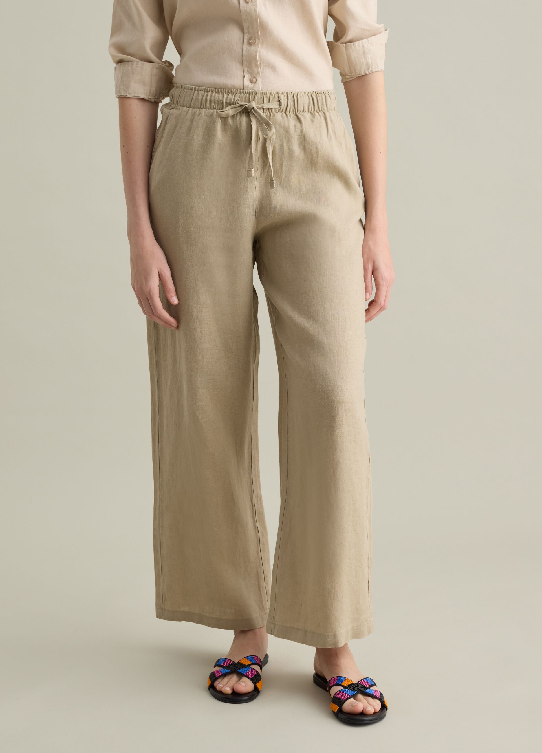 Pantalone fluido in lino a gamba larga beige