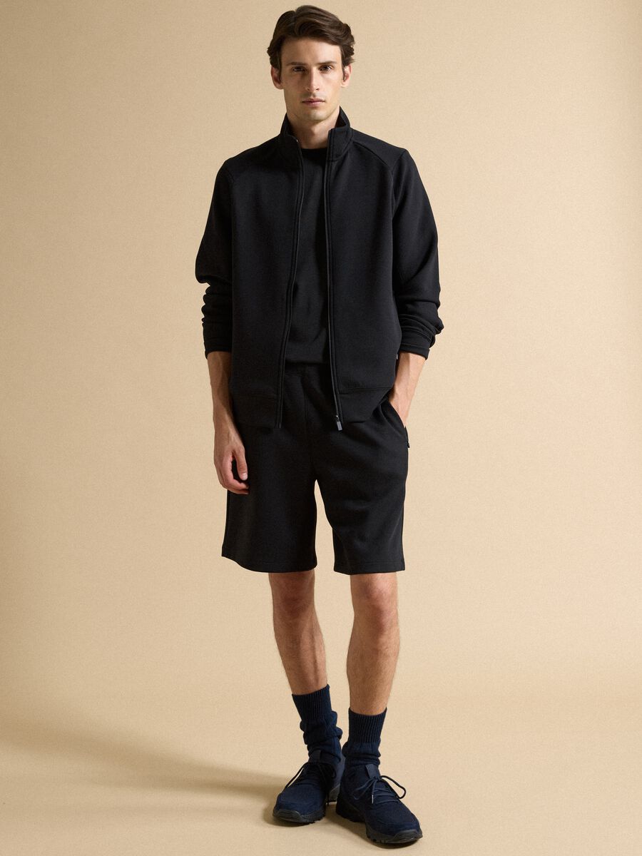 Shorts neri traspiranti in tessuto elasticizzato 2 Way Stretch_0
