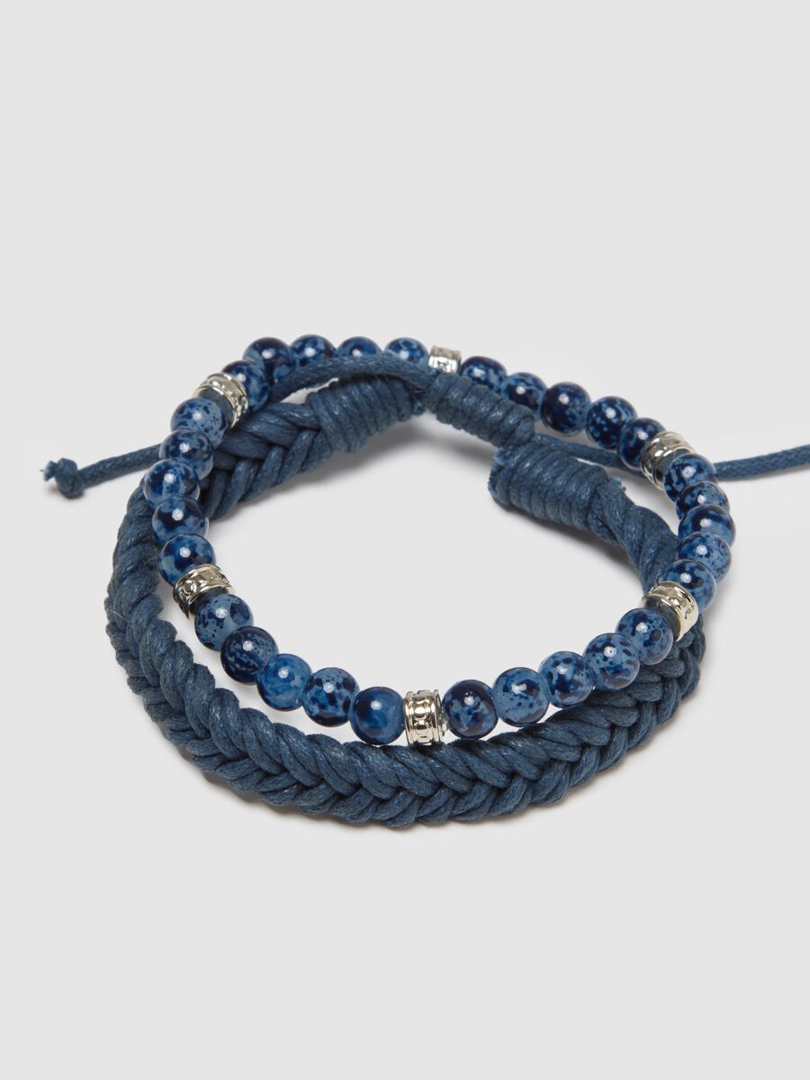 Bipack bracciali blu con perline in vetro e design intrecciato_2