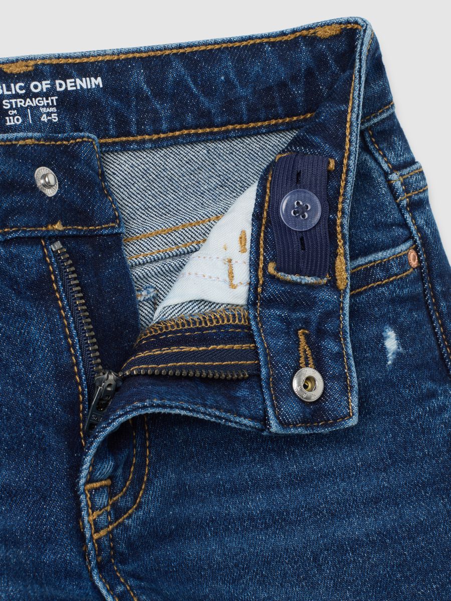 Jeans da bambino in denim blu elasticizzati_3