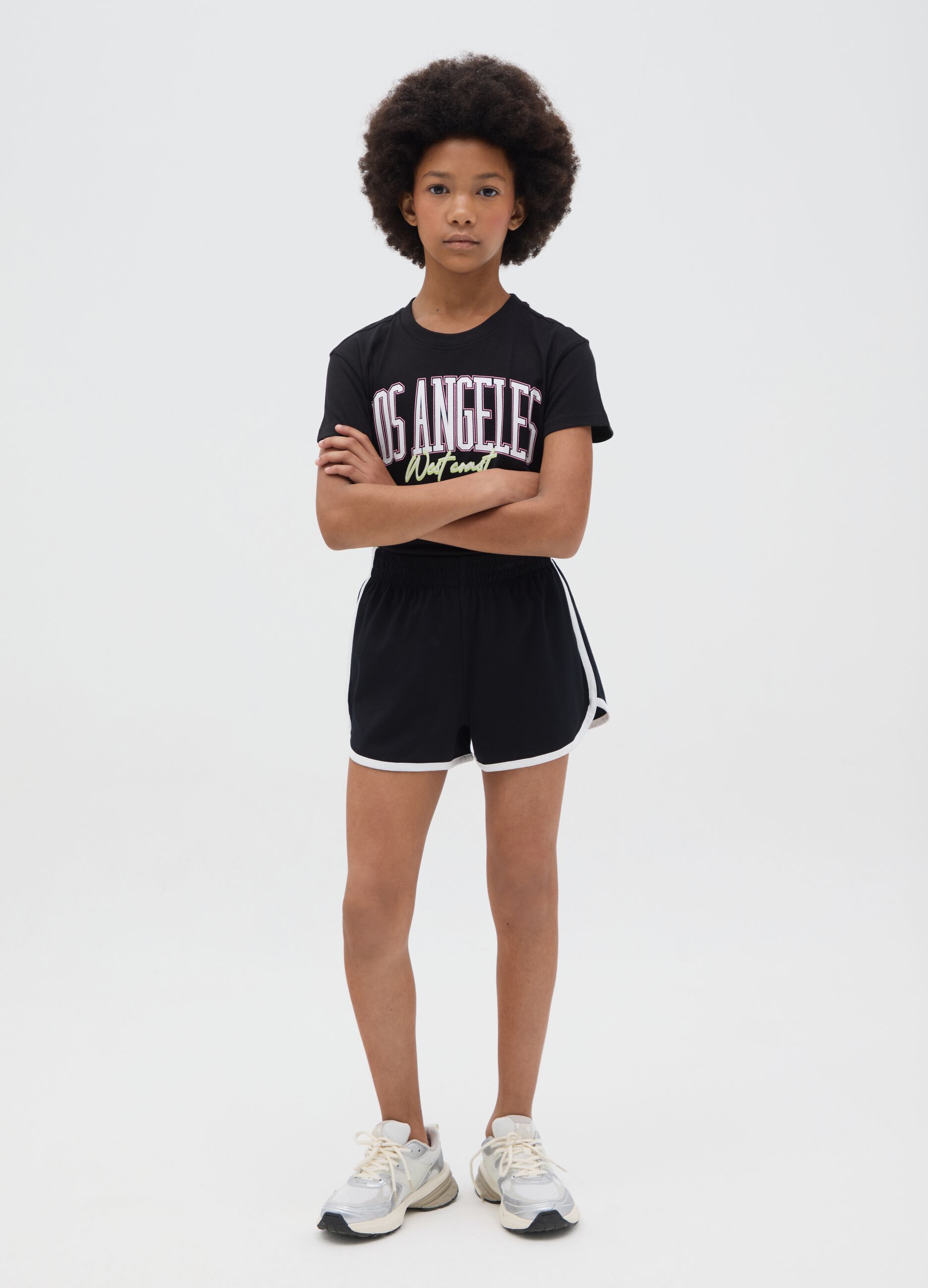Black shorts in 100% cotton with contrasting trims