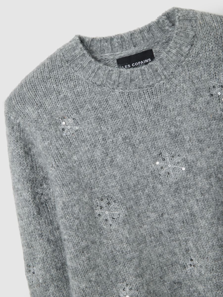 Grey oversized fit sweater with decorations_5