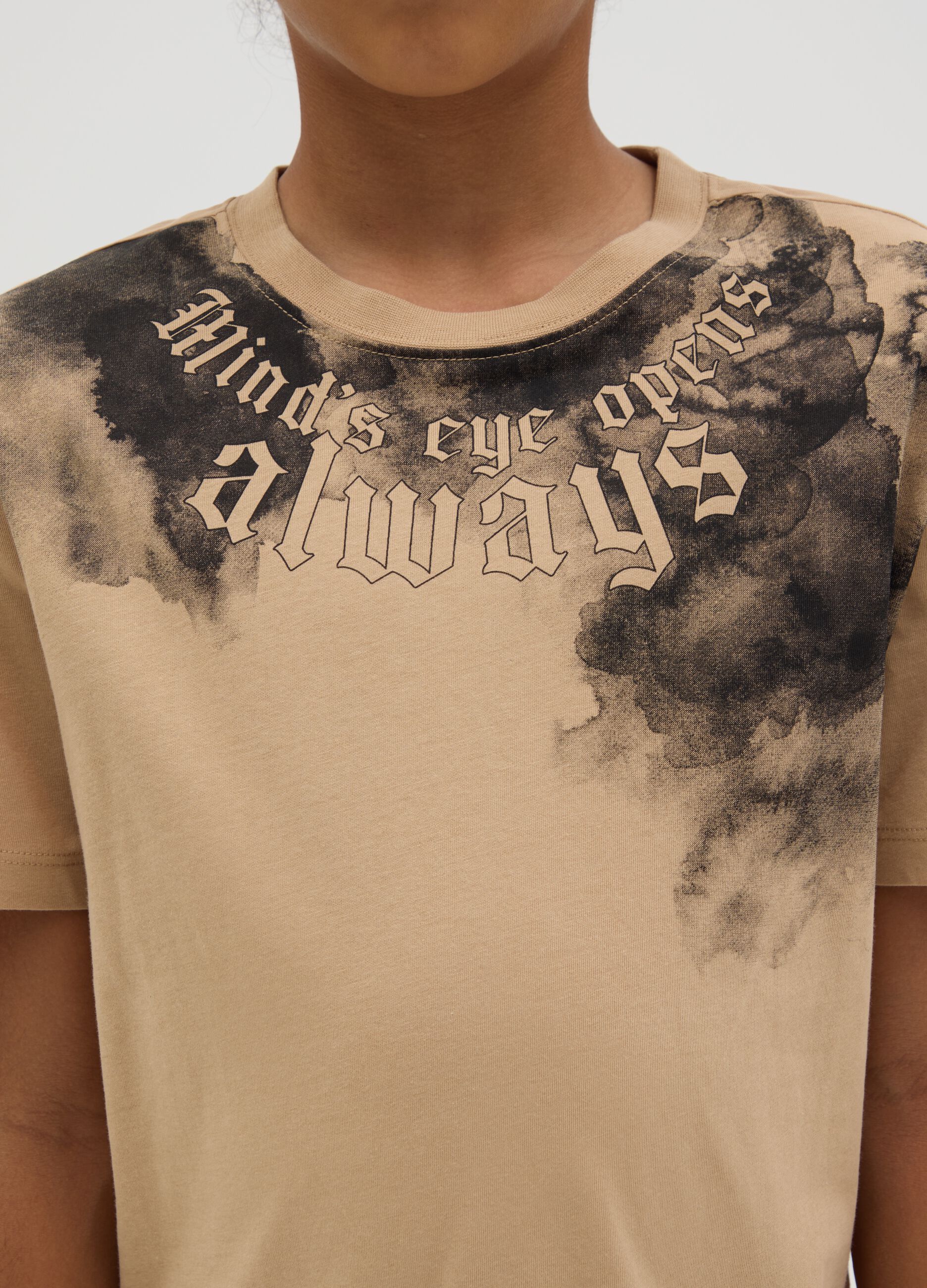 Brown T-shirt in cotton with lettering print