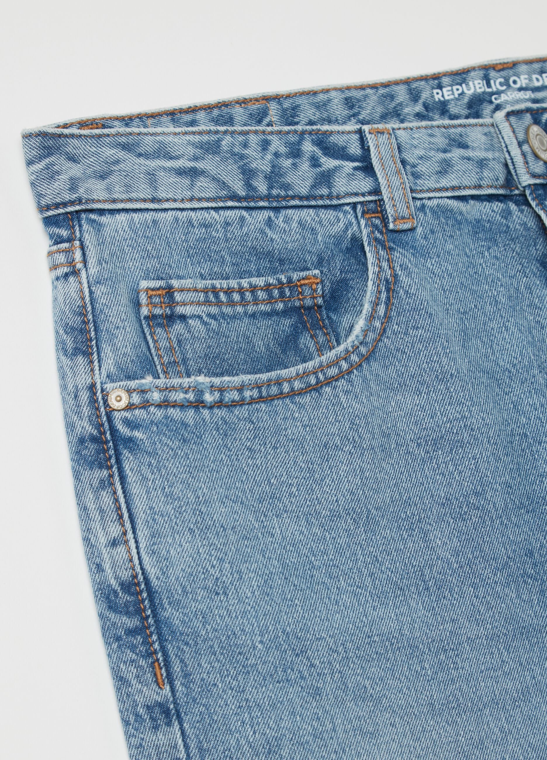 Carrot-fit jeans with fading