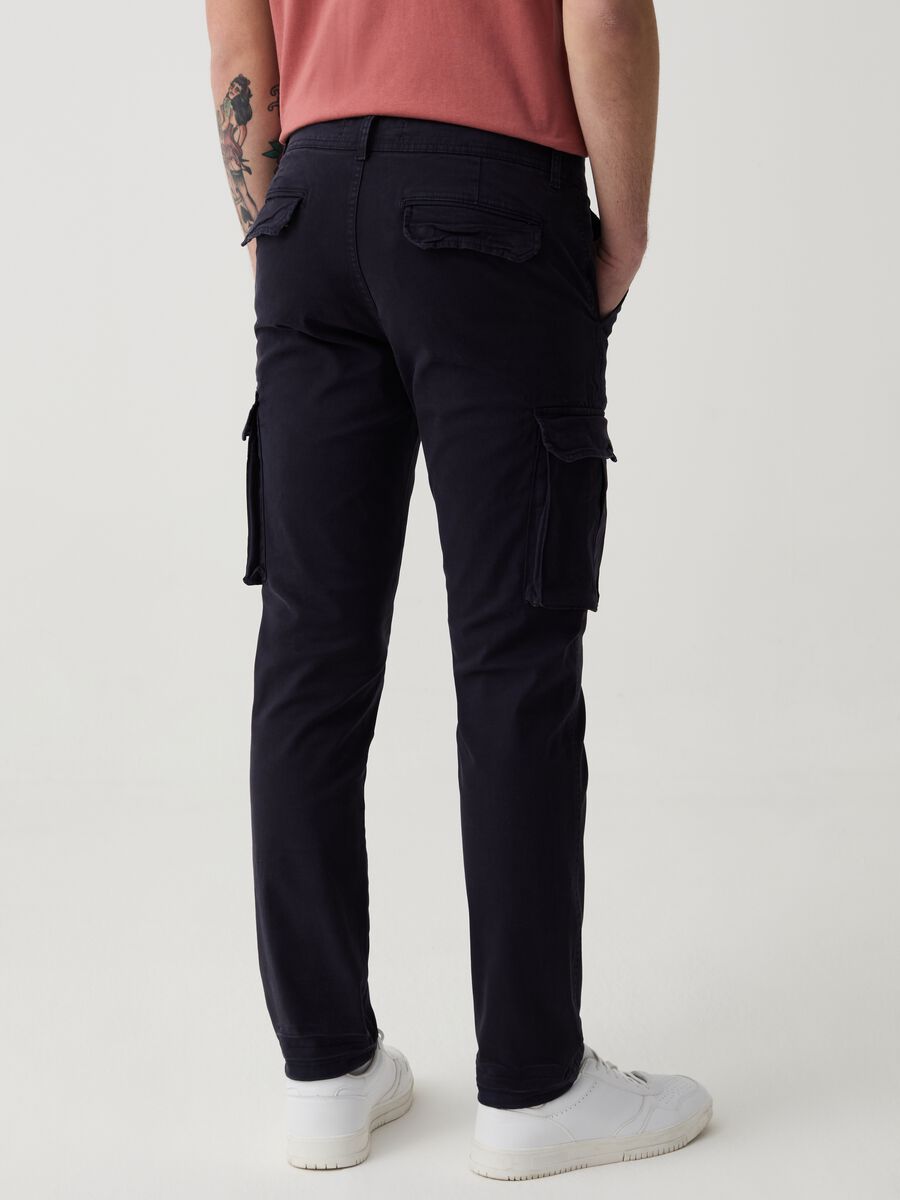 Slim-fit cargo trousers in stretch twill_1