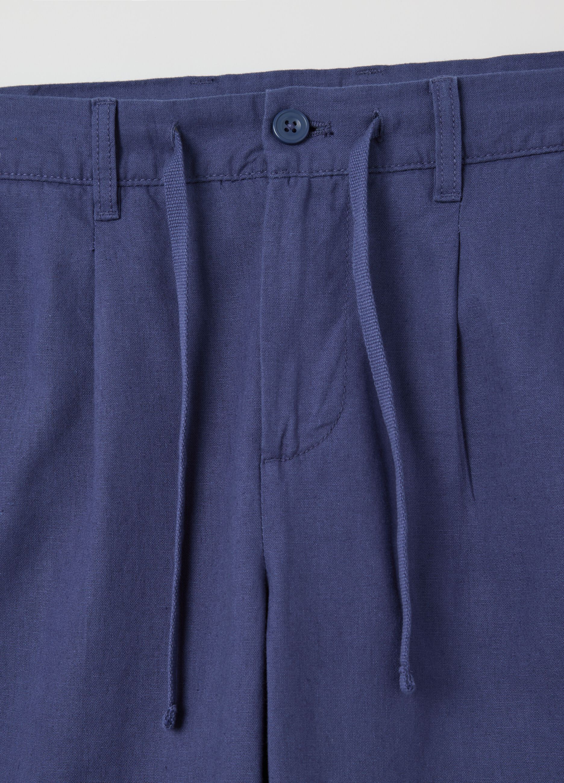 Men’s blue cotton and linen regular-fit shorts