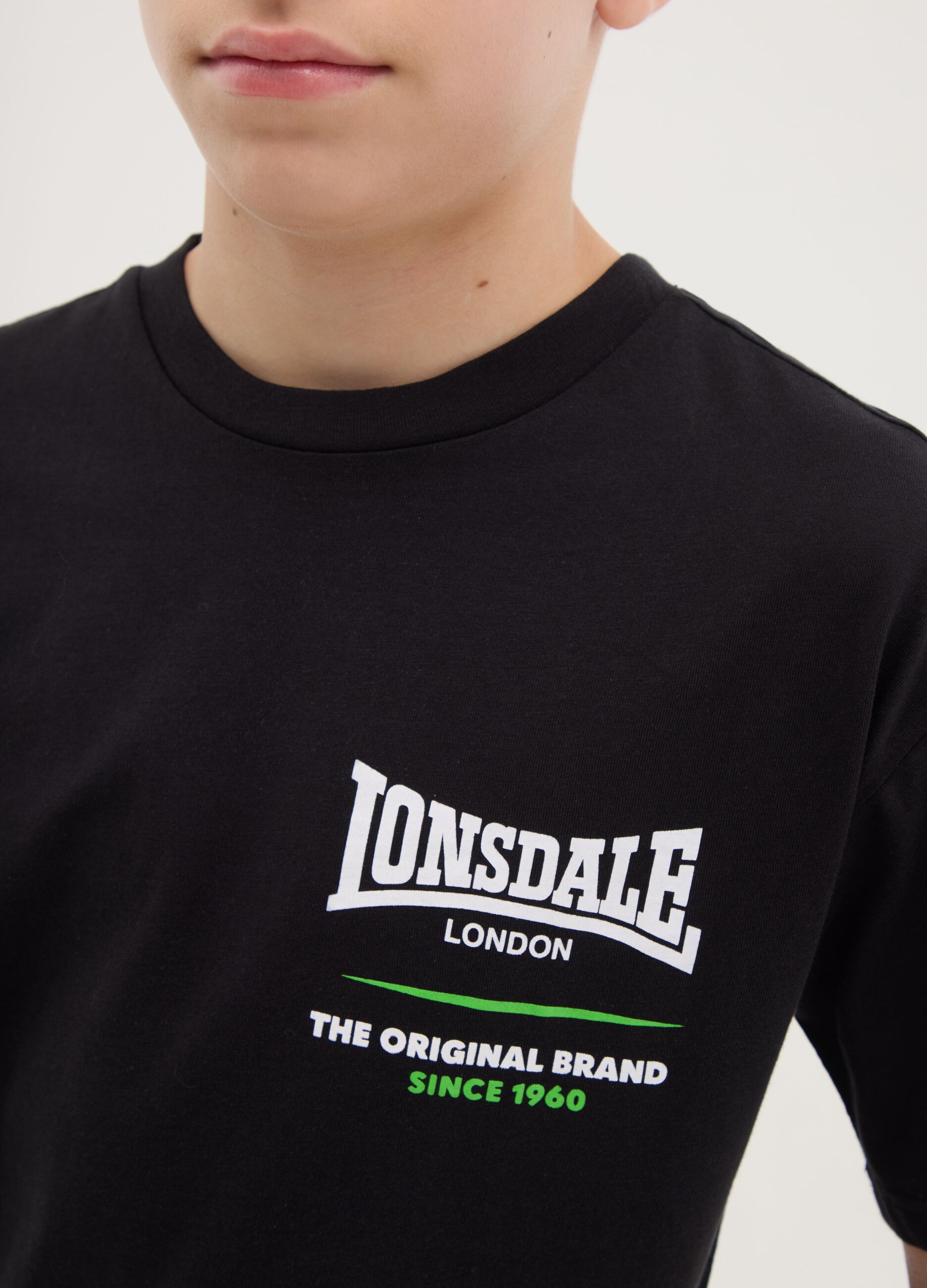 Lonsdale Black T-shirt with Boxing Gloves Print