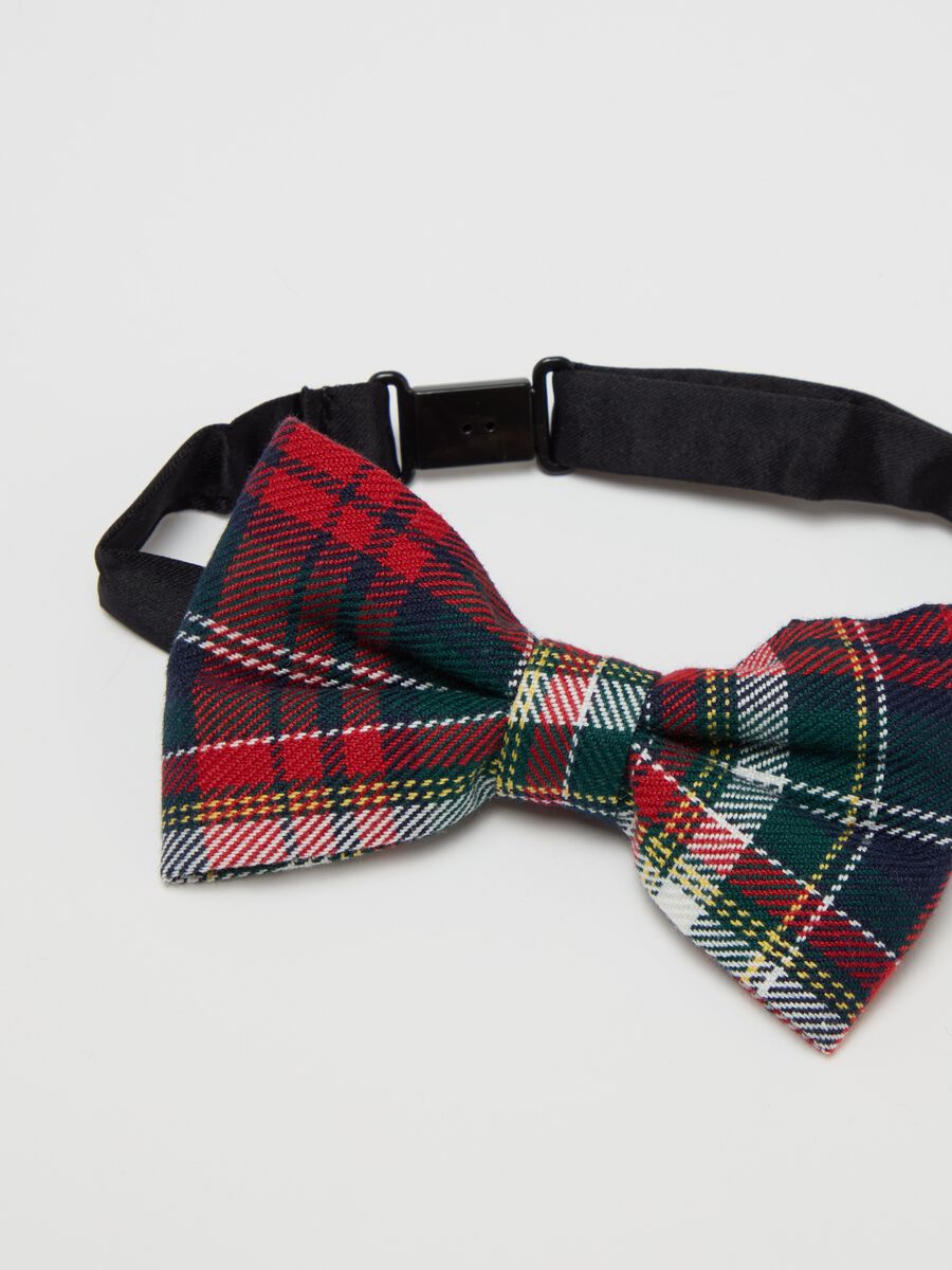 Bow tie in tartan patterned flannel_2