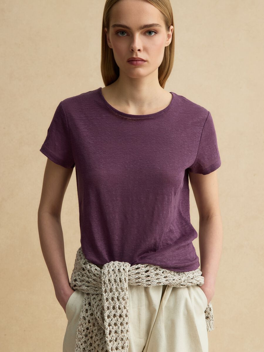 T-shirt a maniche corte viola in puro lino regular fit_0
