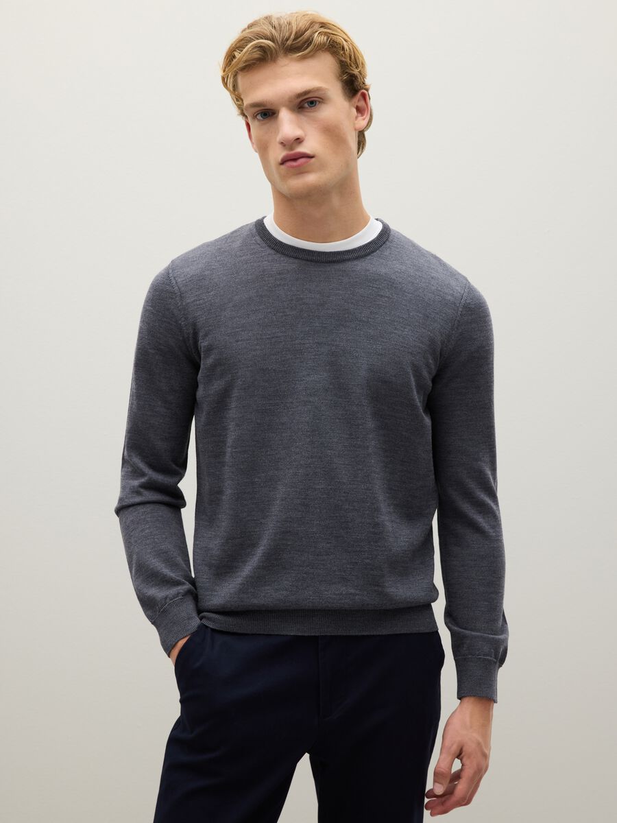 Grey pure merino wool jumper regular fit with crew neck_0