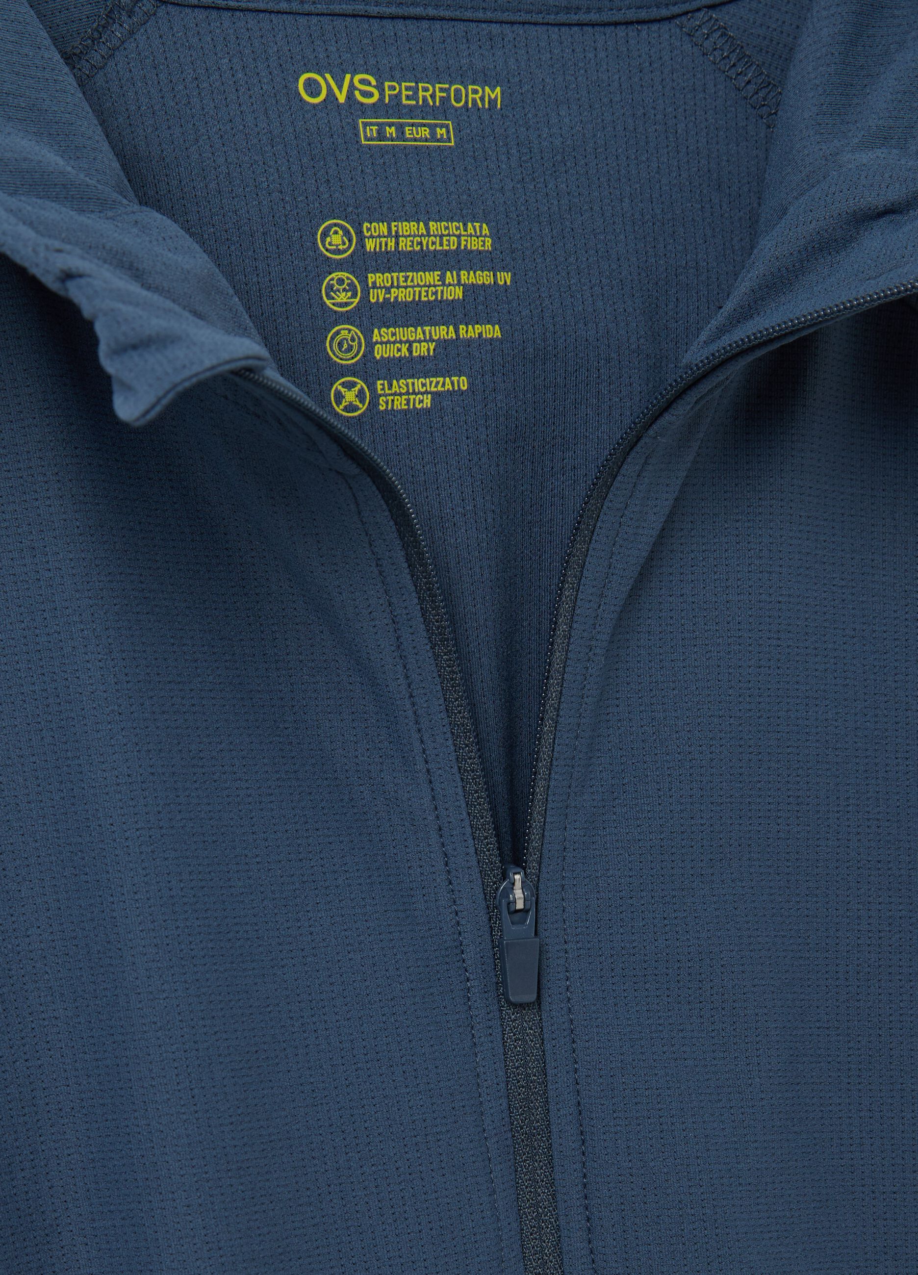 Full-zip in tessuto tecnico con cappuccio